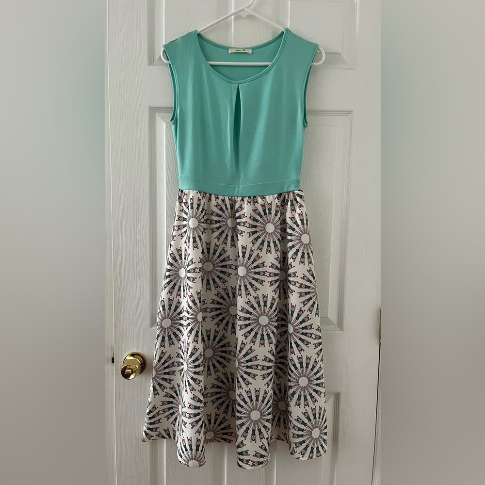 Midi Modcloth dress with awesome print XS -dive in!